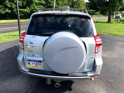 Used 2012 Toyota RAV4 4WD image 6