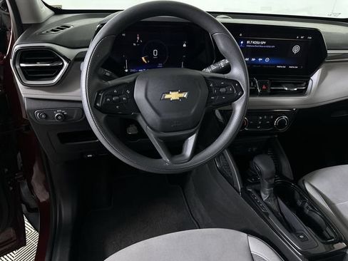 Used 2025 Chevrolet TrailBlazer LT AWD/4WD image 21