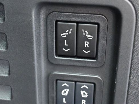 Used 2024 Chevrolet Traverse RS w/ LPO, Floor Liner Package image 34