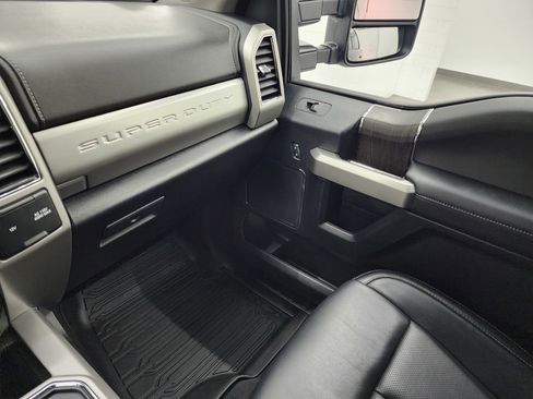 Used 2020 Ford F250 Lariat image 12