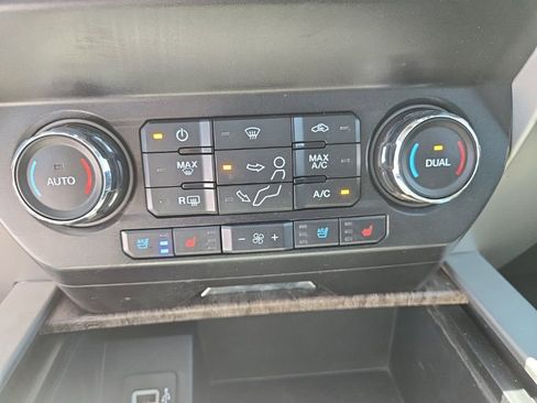 Used 2019 Ford F250 Lariat w/ Lariat Ultimate Package AWD/4WD image 14