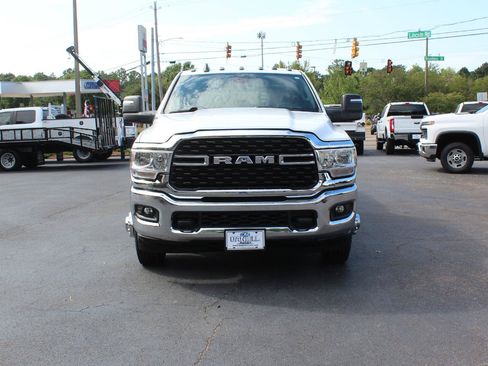 Used 2024 RAM 3500 SLT w/ Quick Order Package 2YG SLT AWD/4WD image 8