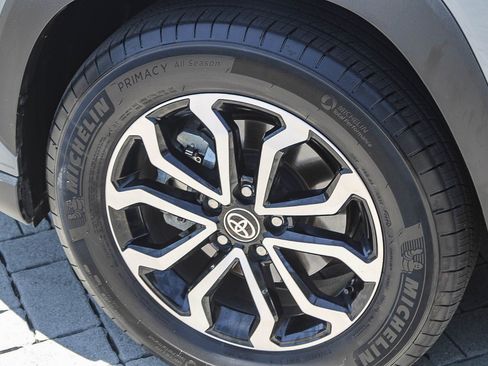 Certified 2026 Toyota Corolla Cross AWD Hybrid w/ Moonroof Package image 13