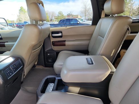 Used 2011 Toyota Sequoia Platinum image 17