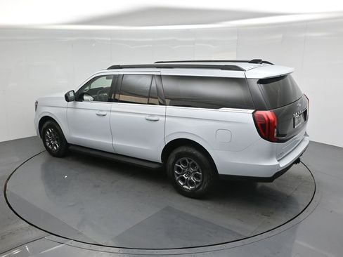 Used 2025 Ford Expedition Max Active RWD image 40