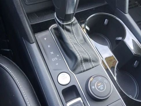 Used 2022 Volkswagen Atlas SE w/ Black Wheel Package image 28