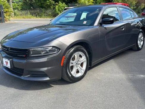 Used 2023 Dodge Charger SXT RWD image 3