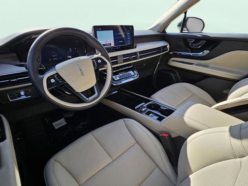 New 2026 Lincoln Corsair Reserve image 18