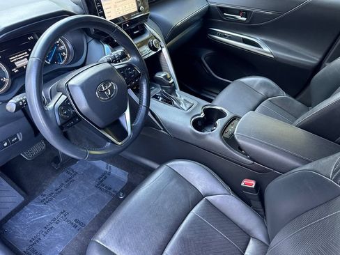 Certified 2021 Toyota Venza XLE w/ Softex Package AWD/4WD image 9