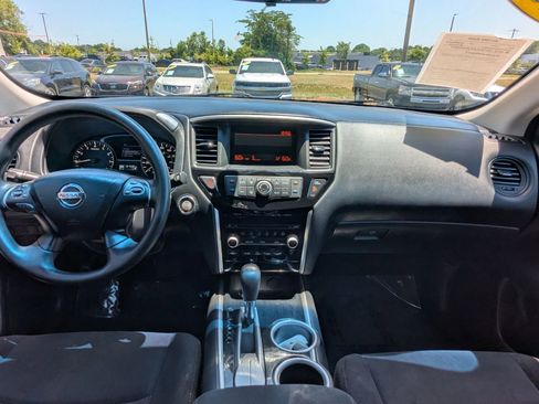 Used 2015 Nissan Pathfinder S FWD image 14