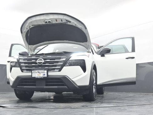 Used 2024 Nissan Rogue S AWD/4WD image 40