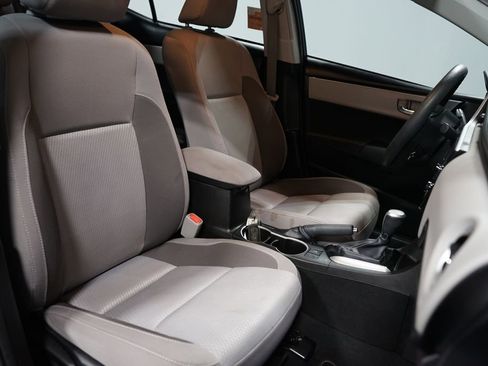 Used 2018 Toyota Corolla LE FWD image 22