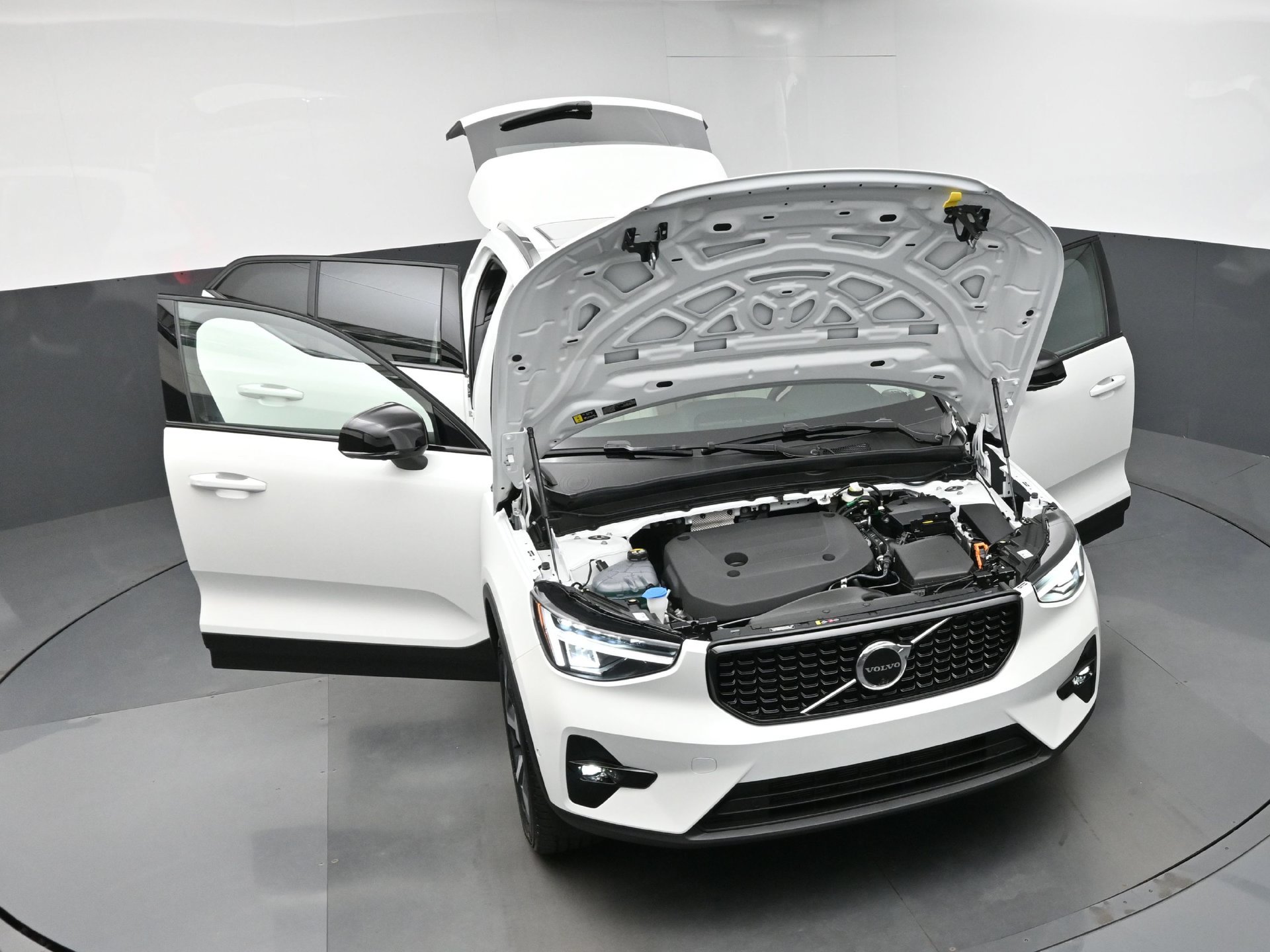 New 2026 Volvo XC40 B4 Plus w/ Protection Package Premier FWD image 48