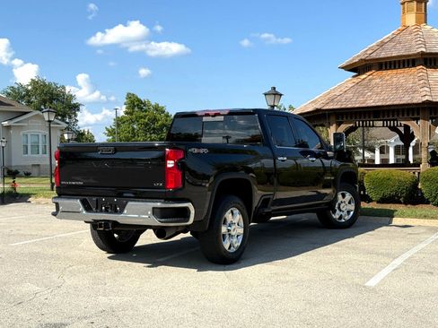 Used 2022 Chevrolet Silverado 2500 LTZ w/ LTZ Plus Package image 5