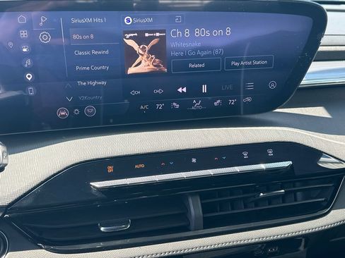 Used 2025 Buick Enclave Preferred w/ Power Package FWD image 30