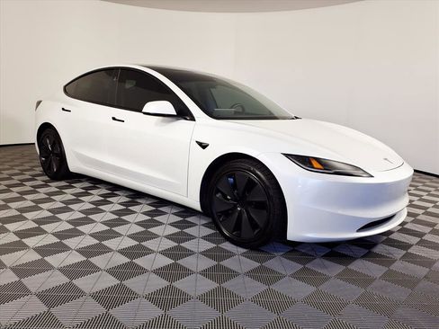 Used 2024 Tesla Model 3 Standard Range image 3