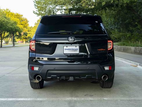 Used 2025 Honda Passport TrailSport image 8