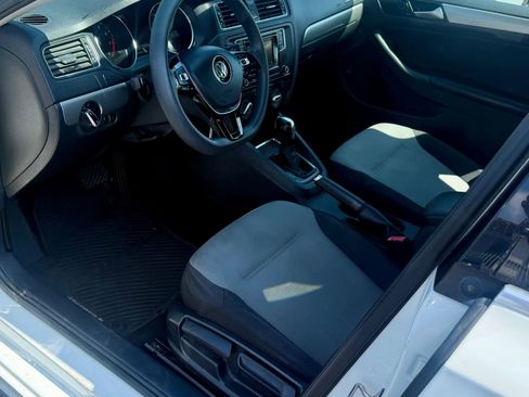 Used 2017 Volkswagen Jetta S image 12