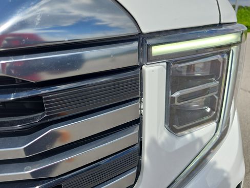 Used 2023 GMC Sierra 1500 AT4 w/ AT4 Premium Package AWD/4WD image 29