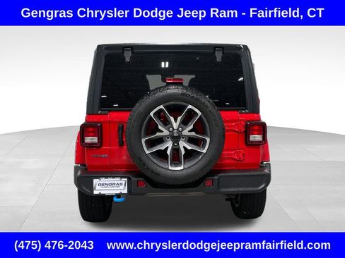 Used 2024 Jeep Wrangler Unlimited w/ Convenience Group AWD/4WD image 5