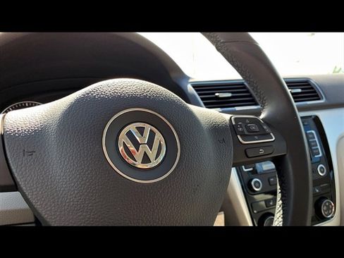 Used 2013 Volkswagen Passat 2.5 SE FWD image 9