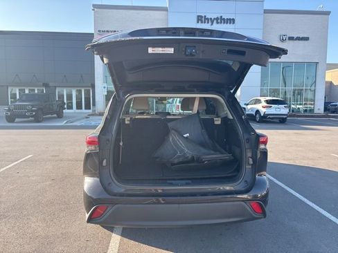 Used 2021 Toyota Highlander XLE image 10