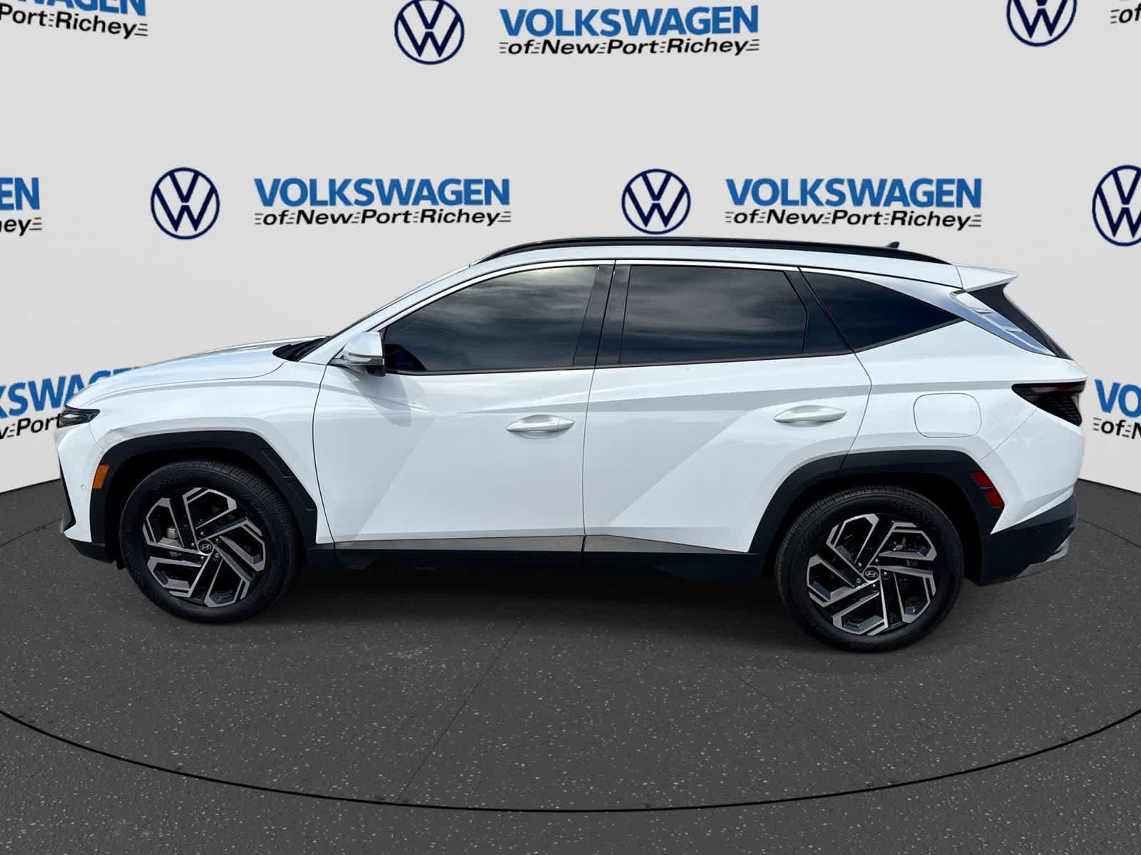 Used 2025 Hyundai Tucson Limited FWD image 11