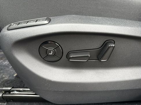 New 2026 Volkswagen Tiguan SEL R-Line image 13