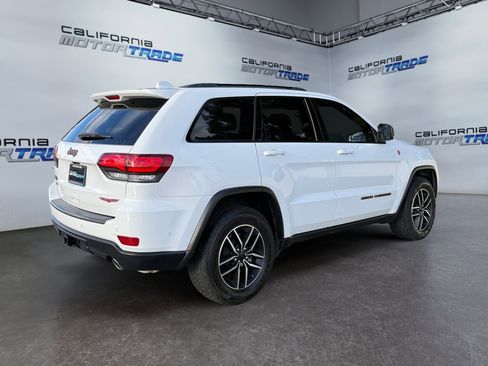 Used 2021 Jeep Grand Cherokee Trailhawk image 5