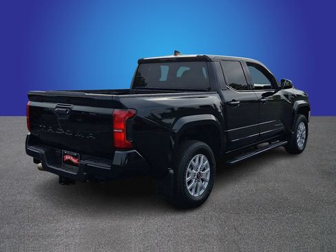Used 2025 Toyota Tacoma SR5 AWD/4WD image 4