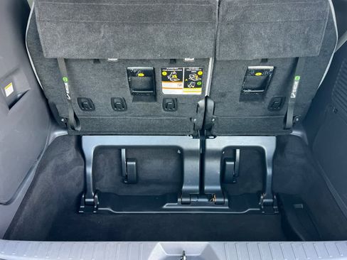Used 2022 Toyota Sienna LE w/ LE Plus Package image 19