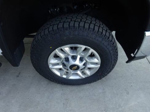 Certified 2024 Chevrolet Silverado 2500 LT AWD/4WD image 10