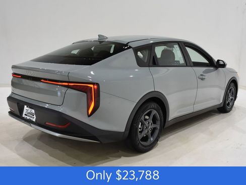 New 2026 Kia K4 LXS image 4