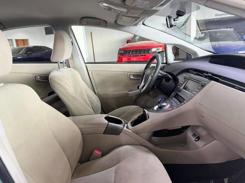 Used 2013 Toyota Prius Three image 19