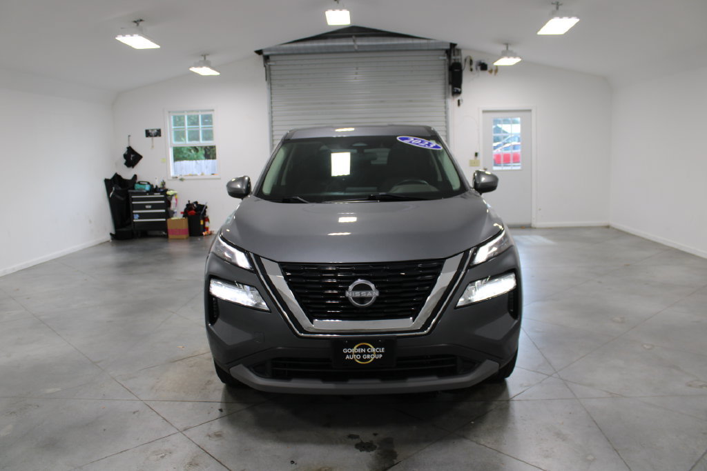 Used 2023 Nissan Rogue SV AWD/4WD image 3