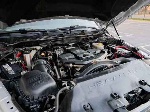 Used 2018 RAM 3500 Tradesman w/ Chrome Appearance Group image 29