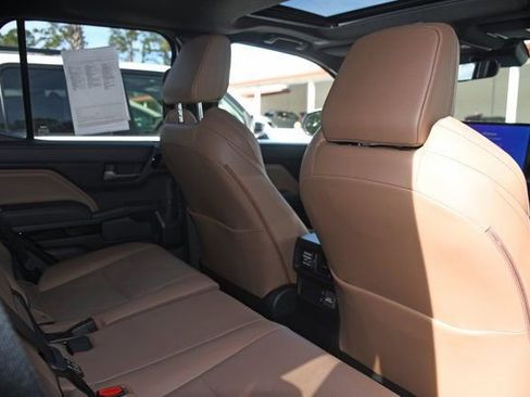 Used 2025 Toyota 4Runner Limited AWD/4WD image 14