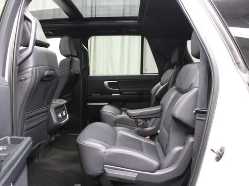 Used 2025 Ford Expedition Max Platinum w/ Stealth Appearance Package AWD/4WD image 13