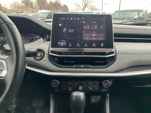 Used 2022 Jeep Compass Latitude w/ Sun and Sound Group image 25