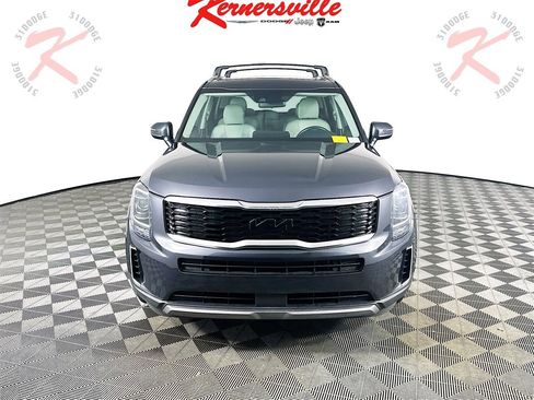 Used 2022 Kia Telluride S image 2