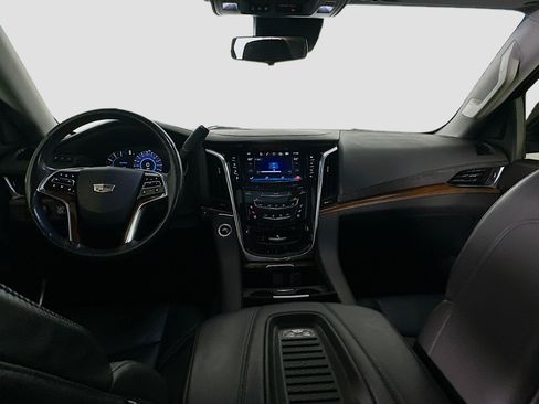Used 2019 Cadillac Escalade Premium Luxury image 30