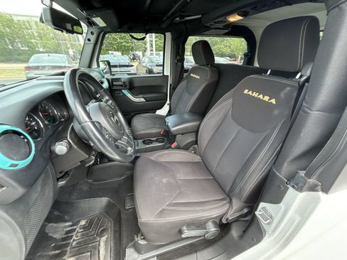 Used 2015 Jeep Wrangler Sahara w/ Dual Top Group AWD/4WD image 13