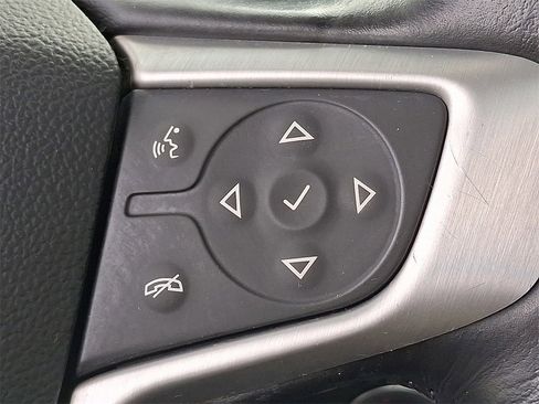 Used 2022 GMC Terrain SLT w/ Infotainment Package II image 22