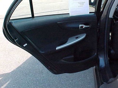 Used 2012 Toyota Corolla S image 13