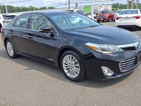 Used 2014 Toyota Avalon Limited FWD image 2