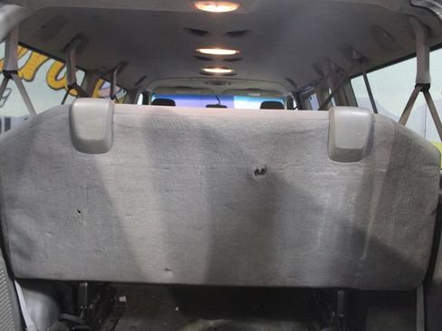 Used 2012 Ford E-350 and Econoline 350 XLT RWD image 13