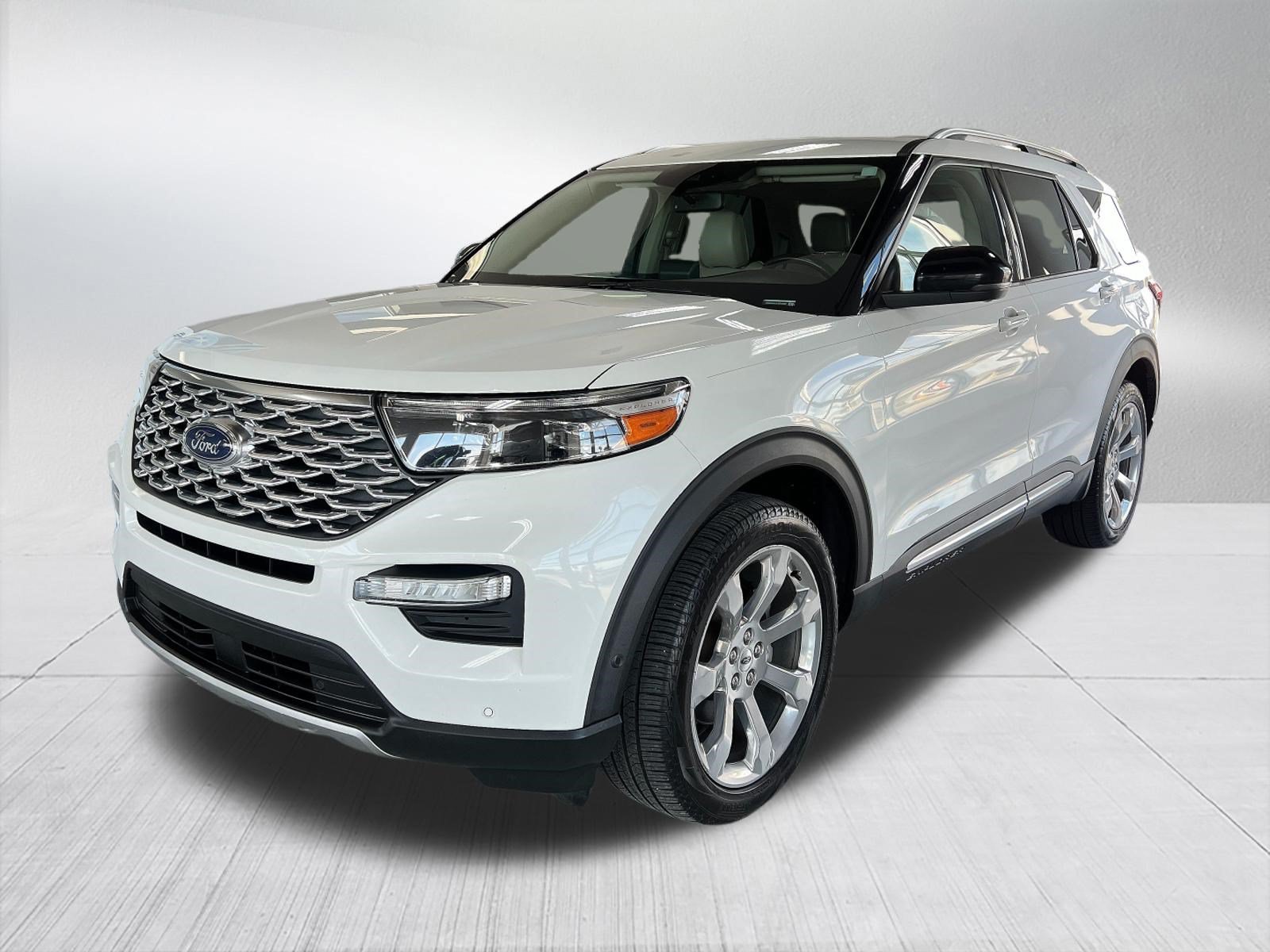 Used 2020 Ford Explorer Platinum w/ Premium Technology Package AWD/4WD image 1