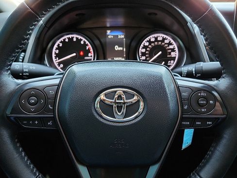 Used 2023 Toyota Camry SE image 19