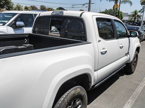 Used 2021 Toyota Tacoma SR5 AWD/4WD image 7