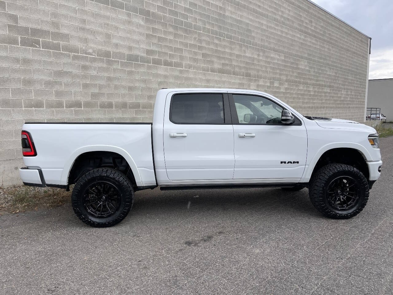 Used 2022 RAM 1500 Laramie w/ Night Edition AWD/4WD image 2